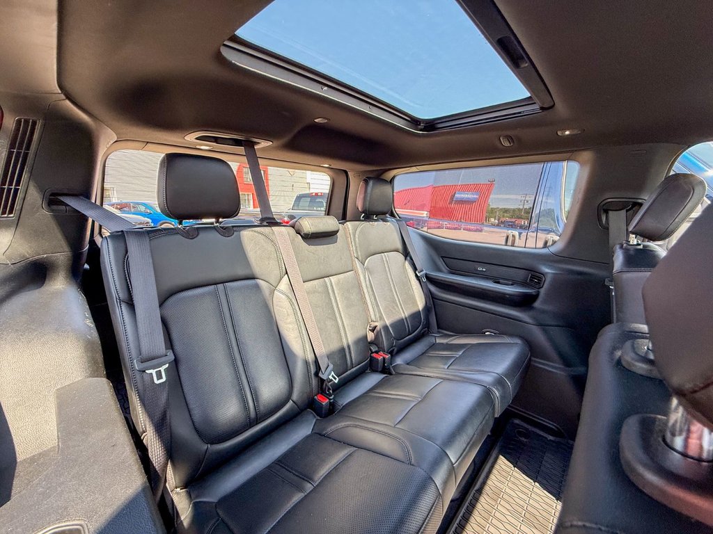 2023 Jeep WAGONEER Series II in Mont-Laurier, Quebec - 12 - w1024h768px