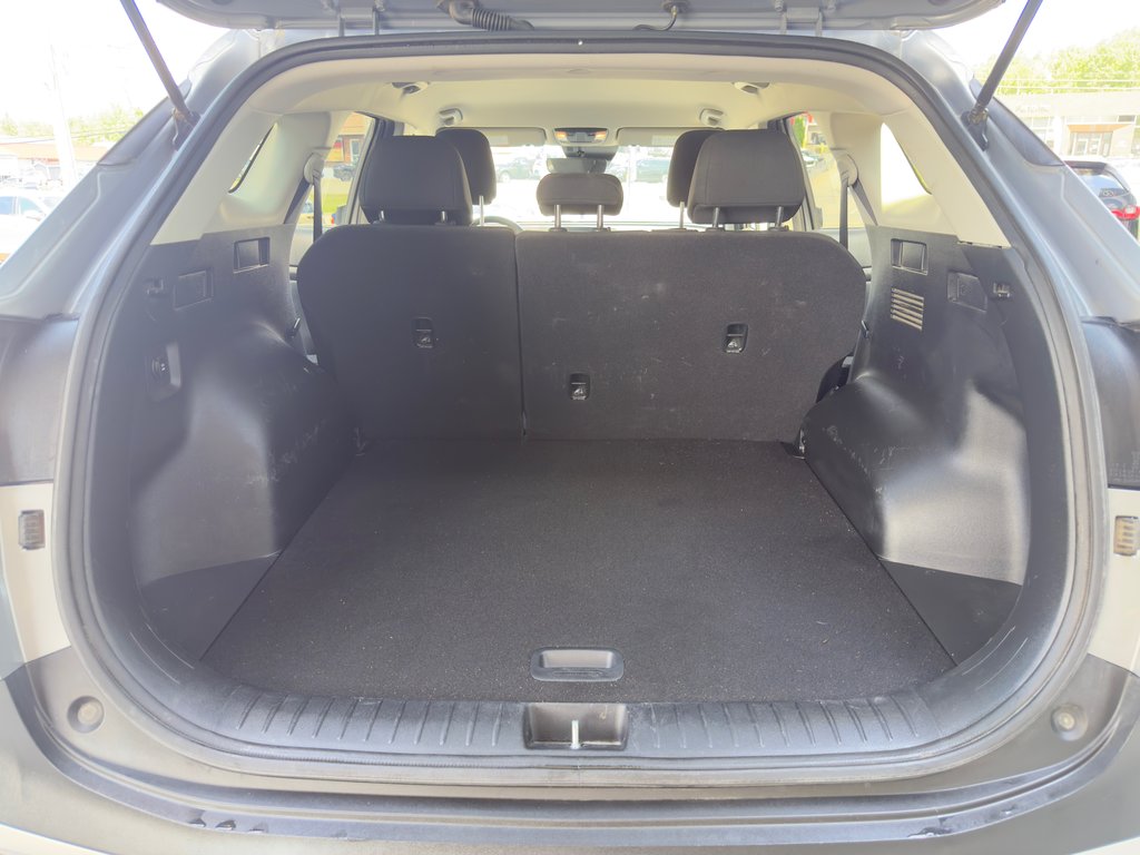 Kia Sportage  2023 à Mont-Tremblant, Québec - 8 - w1024h768px