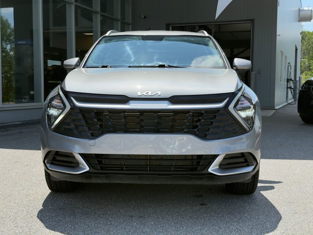 Kia Sportage  2023 à Mont-Tremblant, Québec - 2 - w1024h768px