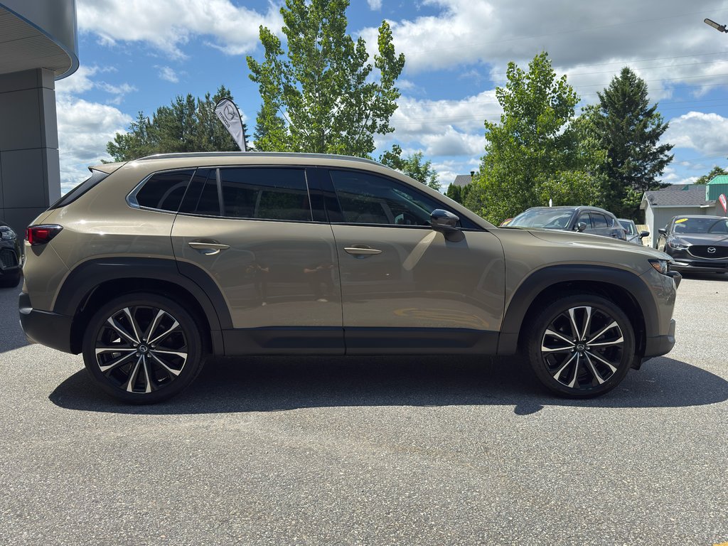 Mazda CX-50  2024 à Mont-Tremblant, Québec - 7 - w1024h768px