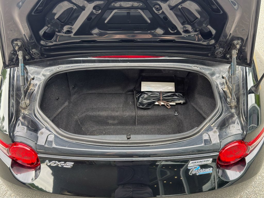 Mazda MX-5 GX 2016 à Mont-Laurier, Québec - 13 - w1024h768px