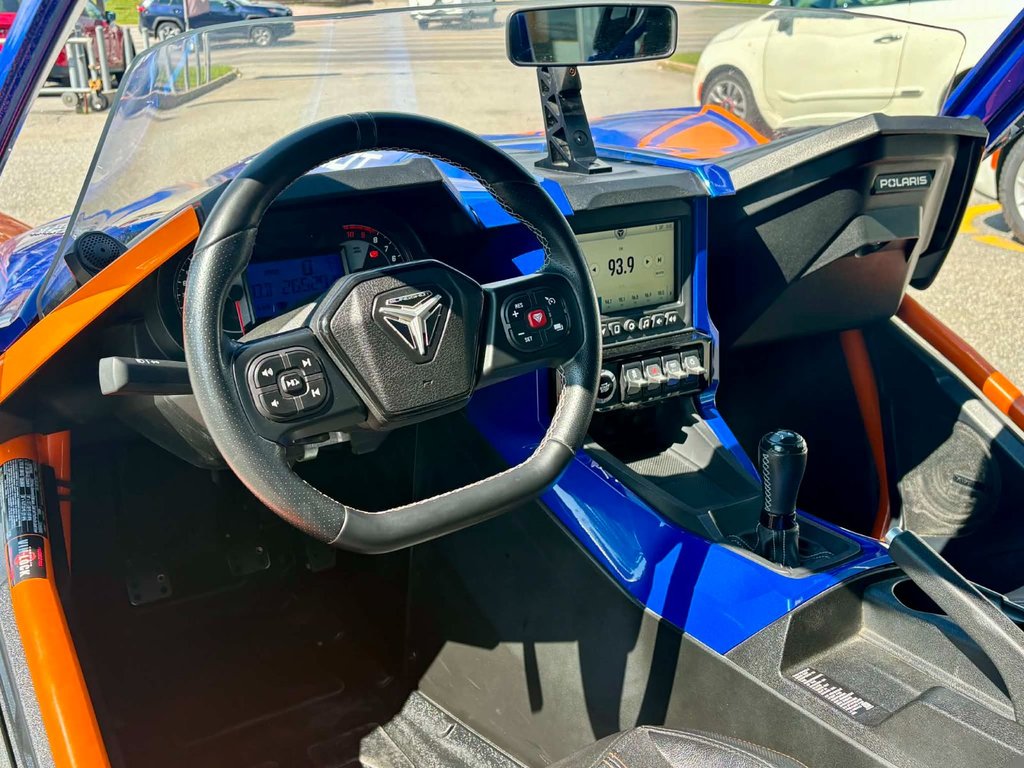 2021 Polaris Slingshot R in Mont-Tremblant, Quebec - 7 - w1024h768px