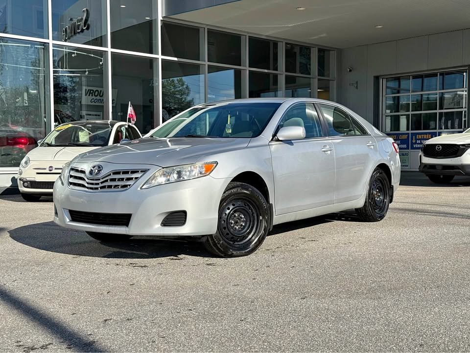 Toyota Camry  2011 à Mont-Laurier, Québec - 1 - w1024h768px