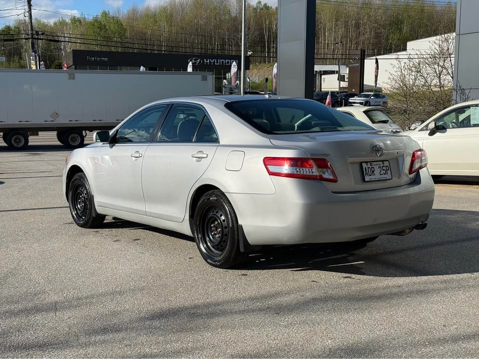 Toyota Camry  2011 à Mont-Laurier, Québec - 4 - w1024h768px