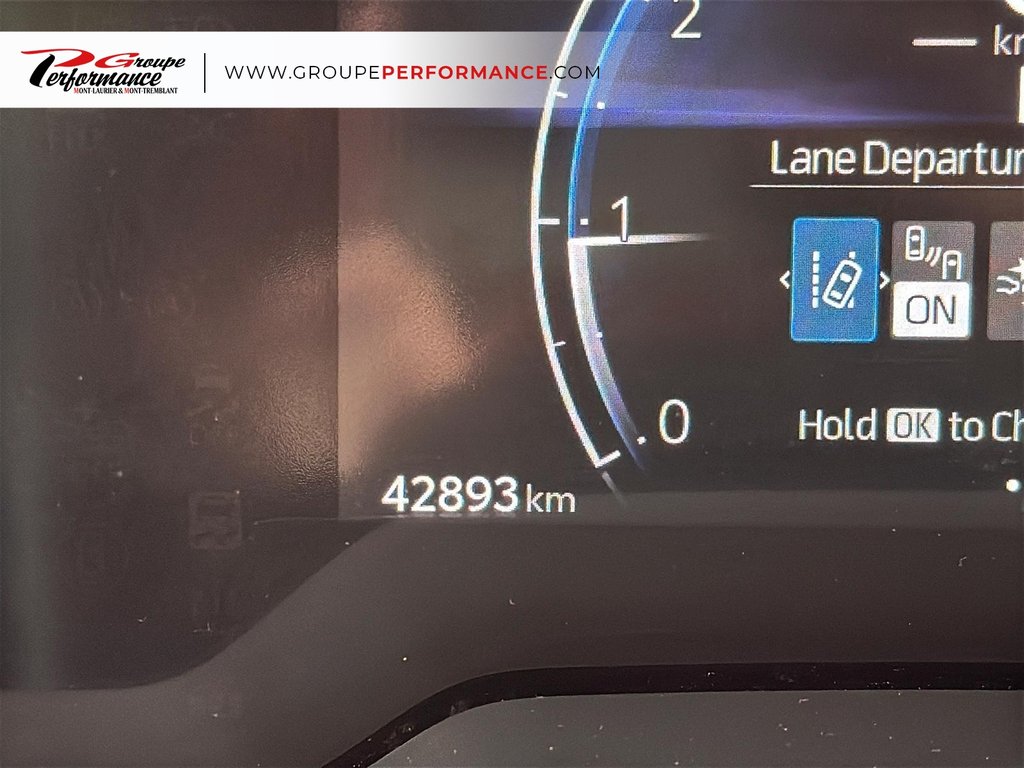2023 Toyota Corolla Hatchback in Mont-Laurier, Quebec - 16 - w1024h768px