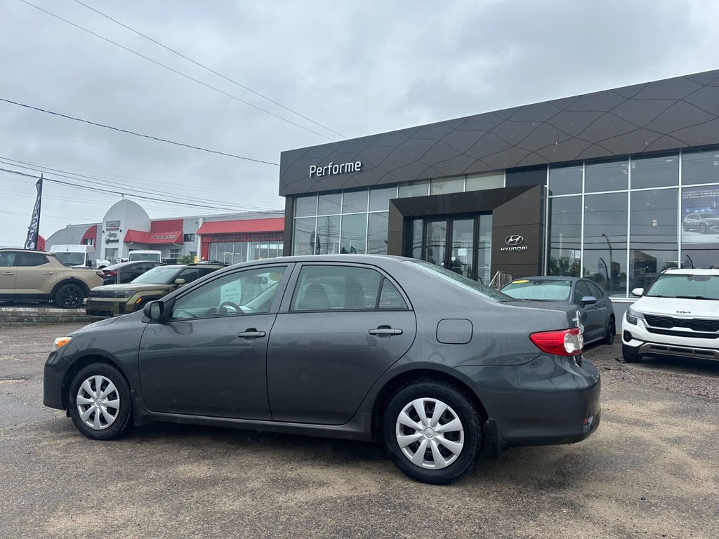 Toyota Corolla CE 2011 à Mont-Tremblant, Québec - 3 - w1024h768px