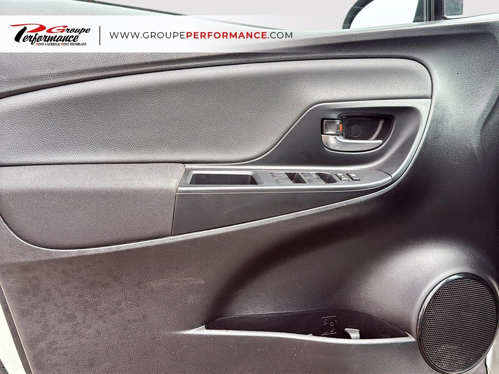 Toyota Yaris Hatchback  2018 à Mont-Tremblant, Québec - 13 - w1024h768px