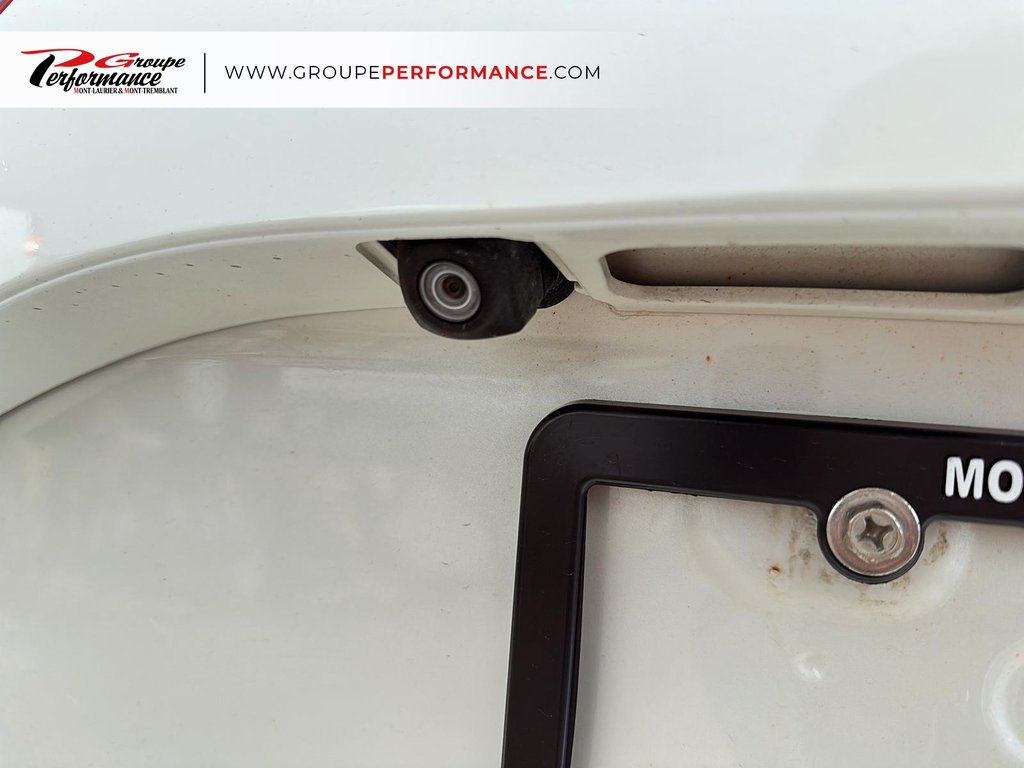 Toyota Yaris Hatchback  2018 à Mont-Tremblant, Québec - 18 - w1024h768px