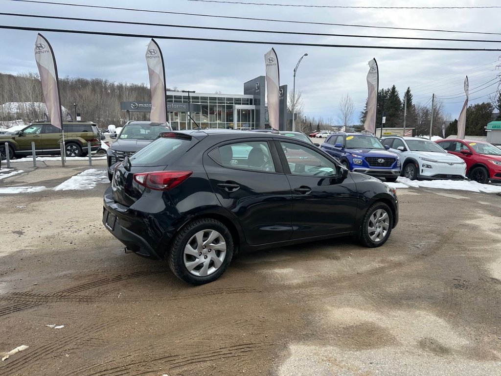 Toyota Yaris Hatchback  2020 à Mont-Tremblant, Québec - 4 - w1024h768px