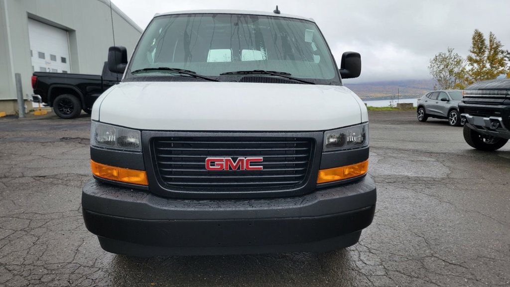 GMC Savana Cargo Van  2024 à Gaspé, Québec - 3 - w1024h768px