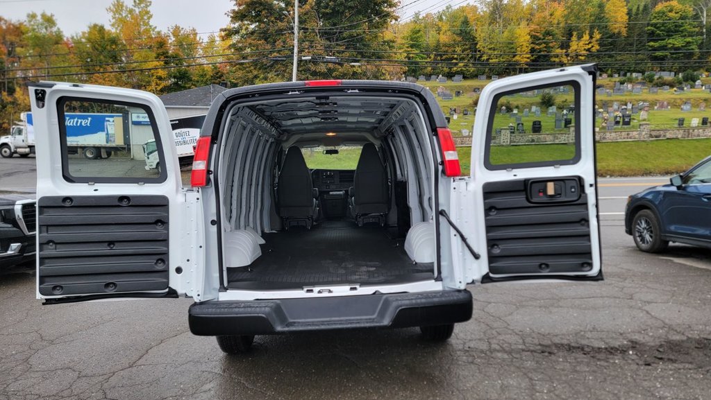 GMC Savana Cargo Van  2024 à Gaspé, Québec - 9 - w1024h768px