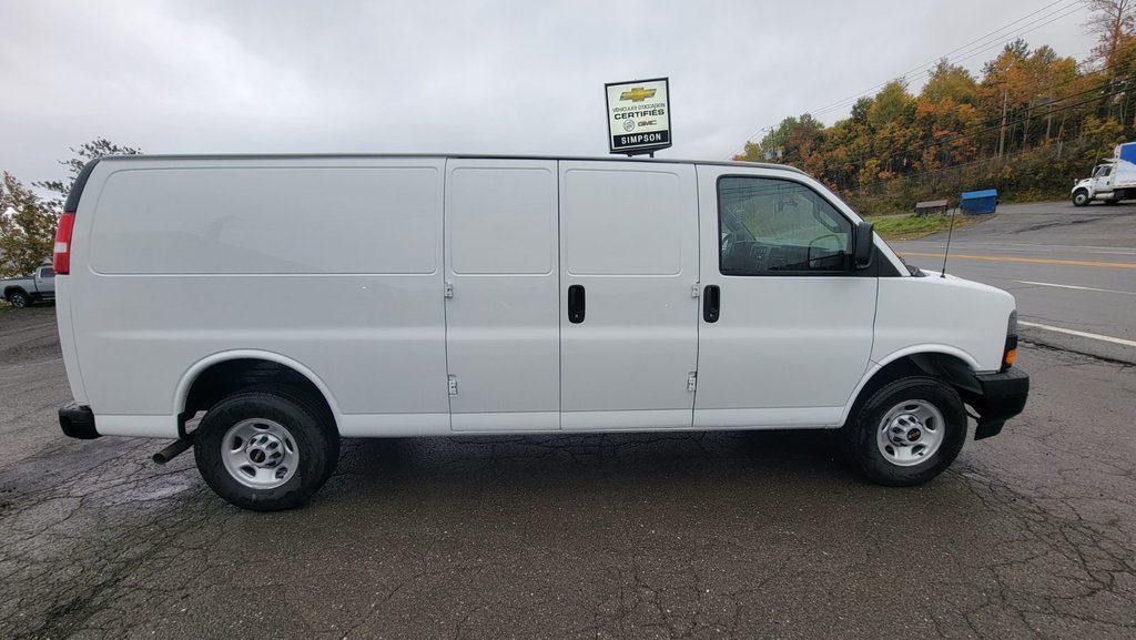 GMC Savana Cargo Van  2024 à Gaspé, Québec - 6 - w1024h768px