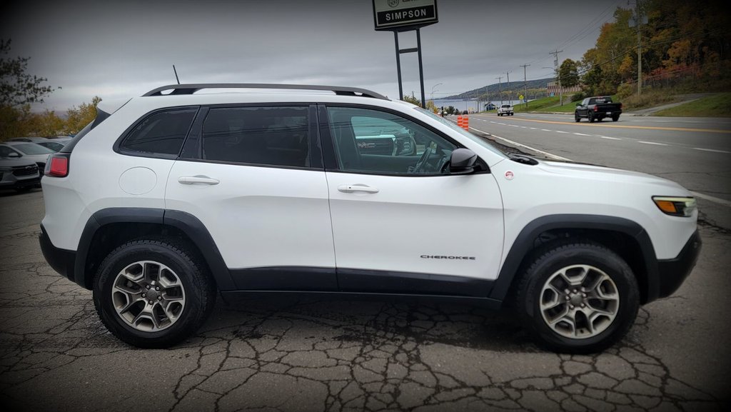 Jeep Cherokee  2021 à Gaspé, Québec - 6 - w1024h768px