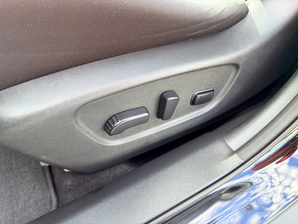 2019 Nissan Rogue SV in Notre-Dame-des-Prairies, Quebec - 34 - w1024h768px