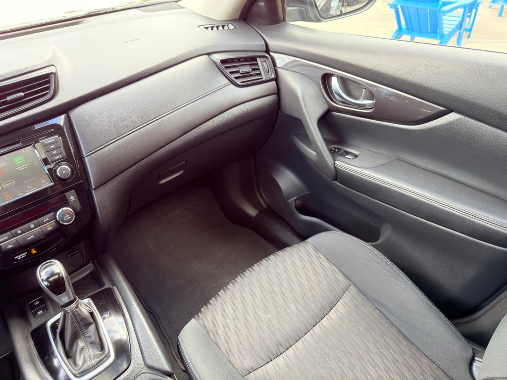 2019 Nissan Rogue SV in Notre-Dame-des-Prairies, Quebec - 22 - w1024h768px