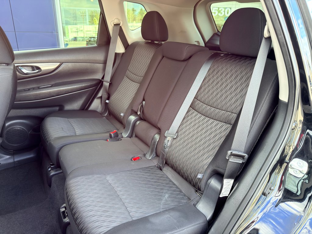 2019 Nissan Rogue SV in Notre-Dame-des-Prairies, Quebec - 19 - w1024h768px