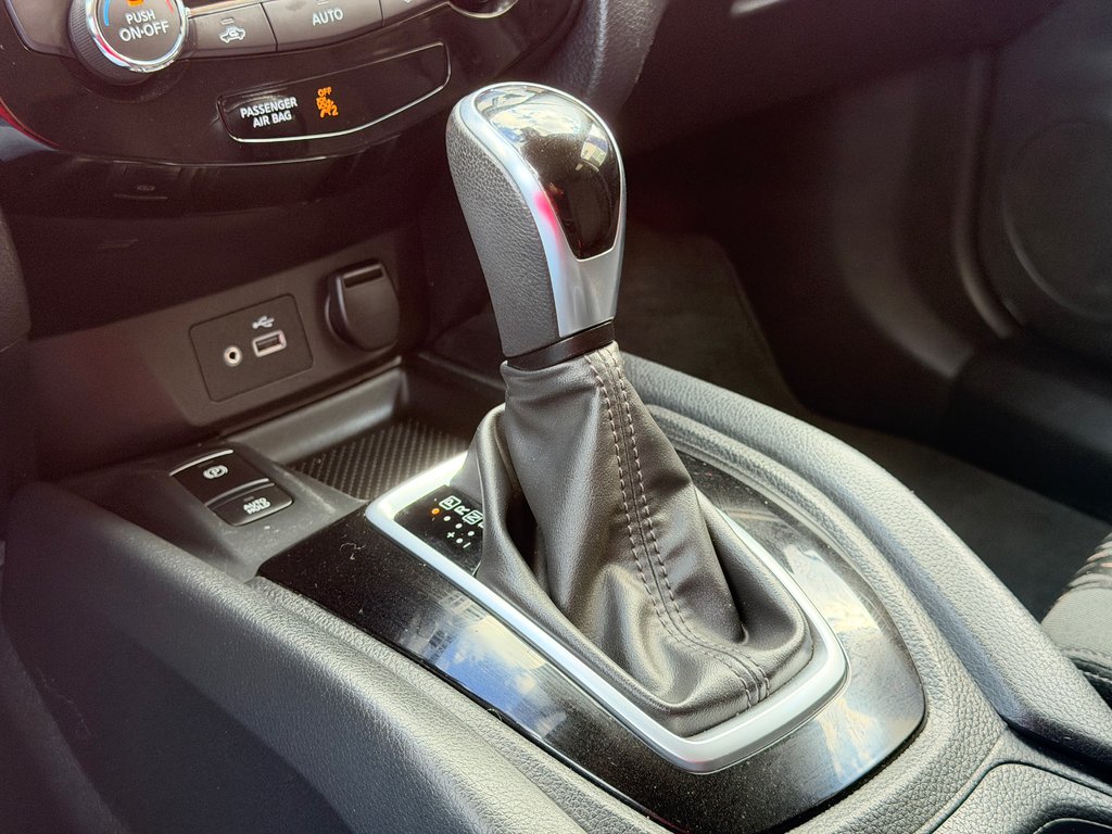 2019 Nissan Rogue SV in Notre-Dame-des-Prairies, Quebec - 30 - w1024h768px