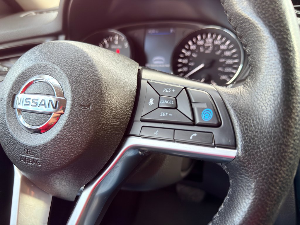 2019 Nissan Rogue SV in Notre-Dame-des-Prairies, Quebec - 25 - w1024h768px