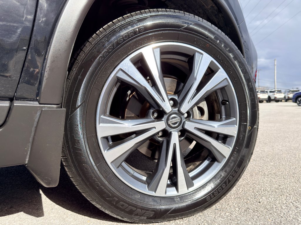 2019 Nissan Rogue SV in Notre-Dame-des-Prairies, Quebec - 14 - w1024h768px