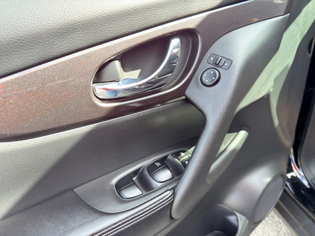 2019 Nissan Rogue SV in Notre-Dame-des-Prairies, Quebec - 32 - w1024h768px