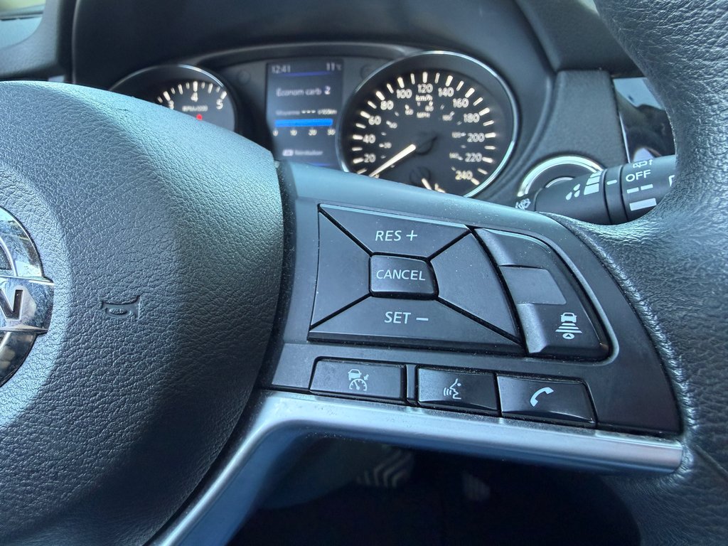 2020 Nissan Rogue SV in Notre-Dame-des-Prairies, Quebec - 26 - w1024h768px