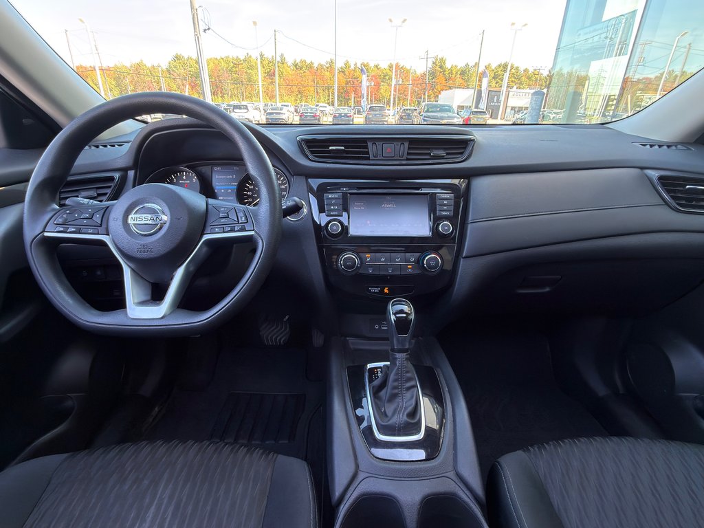 2020 Nissan Rogue SV in Notre-Dame-des-Prairies, Quebec - 22 - w1024h768px