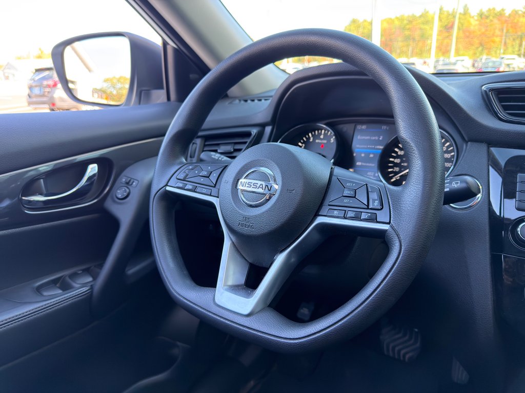 2020 Nissan Rogue SV in Notre-Dame-des-Prairies, Quebec - 24 - w1024h768px