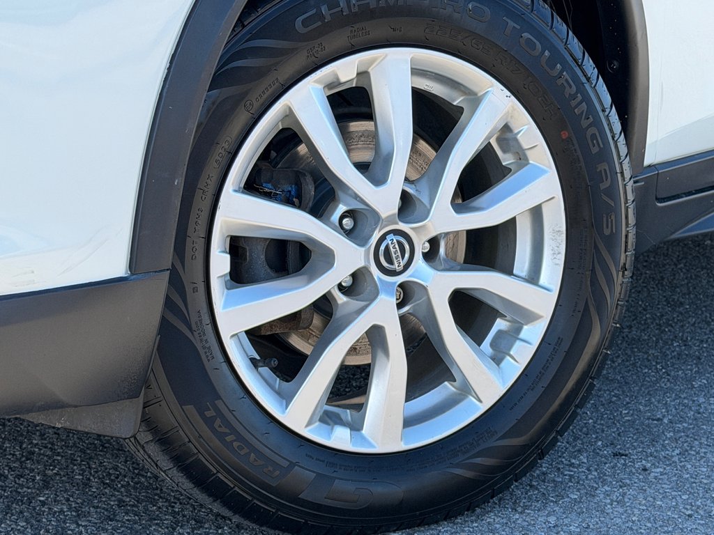 2020 Nissan Rogue SV in Notre-Dame-des-Prairies, Quebec - 16 - w1024h768px