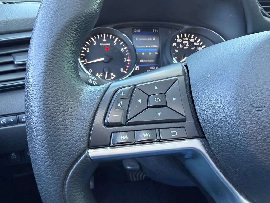 2020 Nissan Rogue SV in Notre-Dame-des-Prairies, Quebec - 25 - w1024h768px