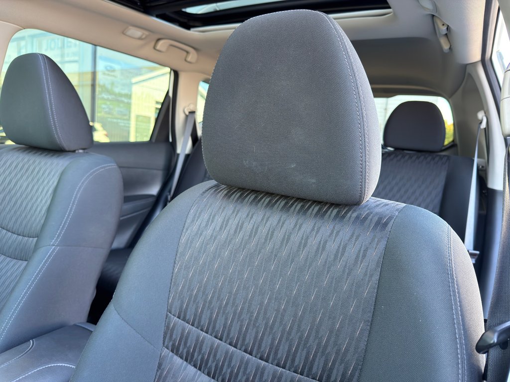 2020 Nissan Rogue SV in Notre-Dame-des-Prairies, Quebec - 18 - w1024h768px
