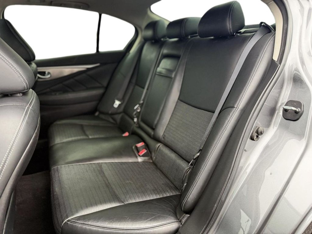 2017 Infiniti Q50 in Quebec, Quebec - 12 - w1024h768px