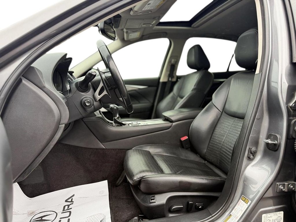 2017 Infiniti Q50 in Quebec, Quebec - 10 - w1024h768px