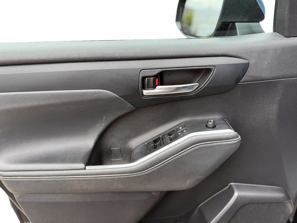 2022 Toyota Highlander in Quebec, Quebec - 9 - w1024h768px