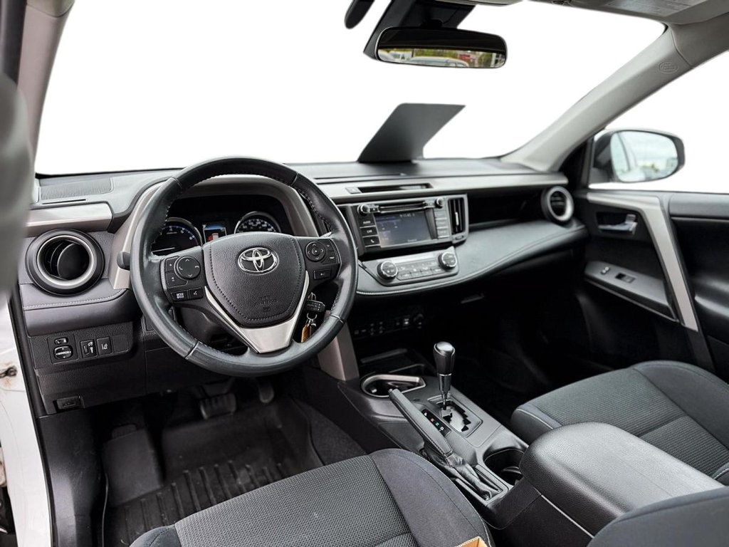 Toyota RAV4  2017 à Québec, Québec - 11 - w1024h768px