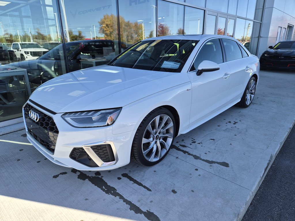 2022 Audi A4 Sedan Progressiv in Charlemagne, Quebec - 1 - w1024h768px