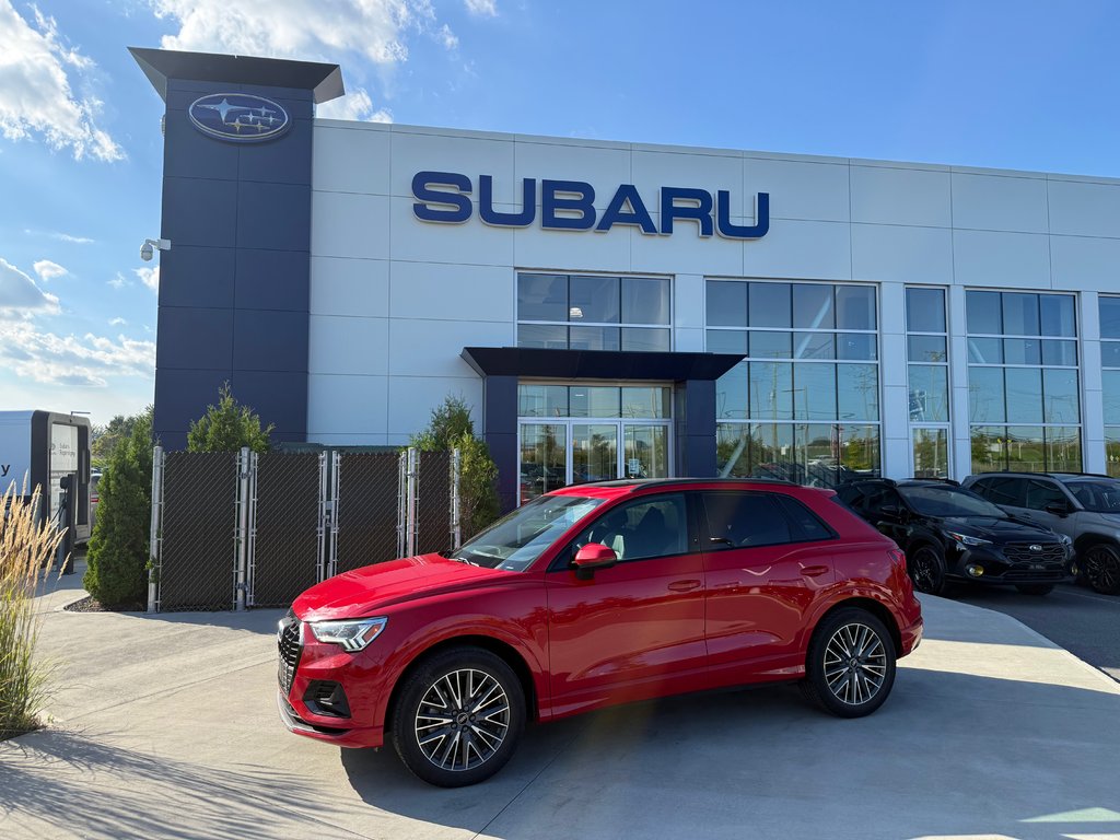 Audi Q3 KOMFORT QUATTRO,CAMÉRA DE RECUL,BANC CHAUFFANT 2023 à Saint-Jérôme, Québec - 3 - w1024h768px