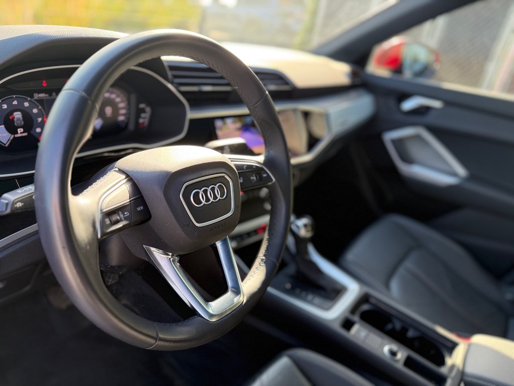 Audi Q3 KOMFORT QUATTRO,CAMÉRA DE RECUL,BANC CHAUFFANT 2023 à Saint-Jérôme, Québec - 4 - w1024h768px