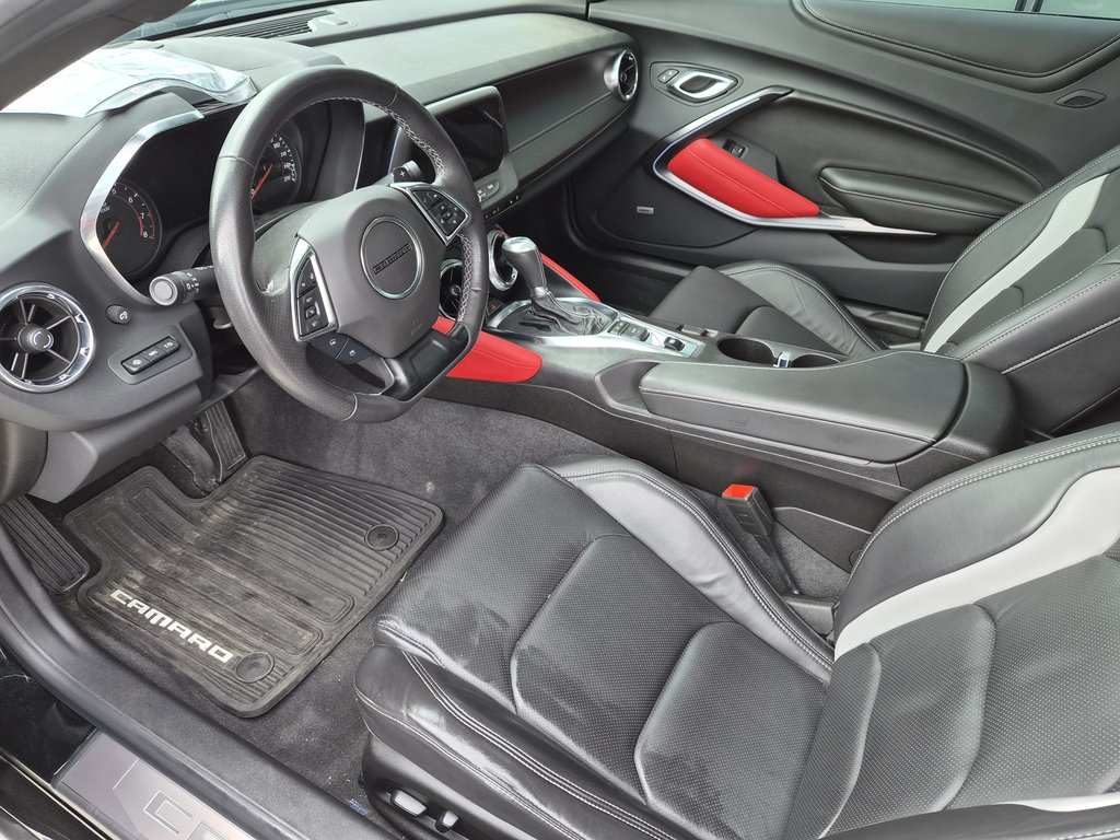 Chevrolet CAMARO COUPE 2LT (2LT) RS , 2023 à Charlemagne, Québec - 7 - w1024h768px