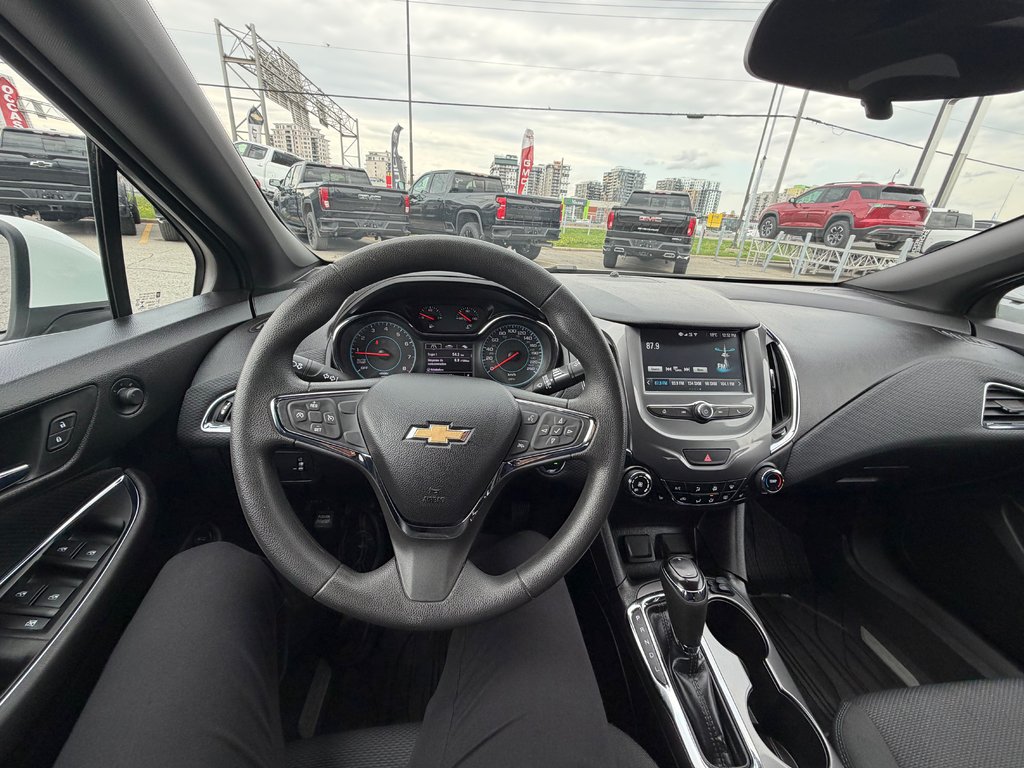 2018 Chevrolet Cruze LT in Saint-Jérôme, Quebec - 11 - w1024h768px