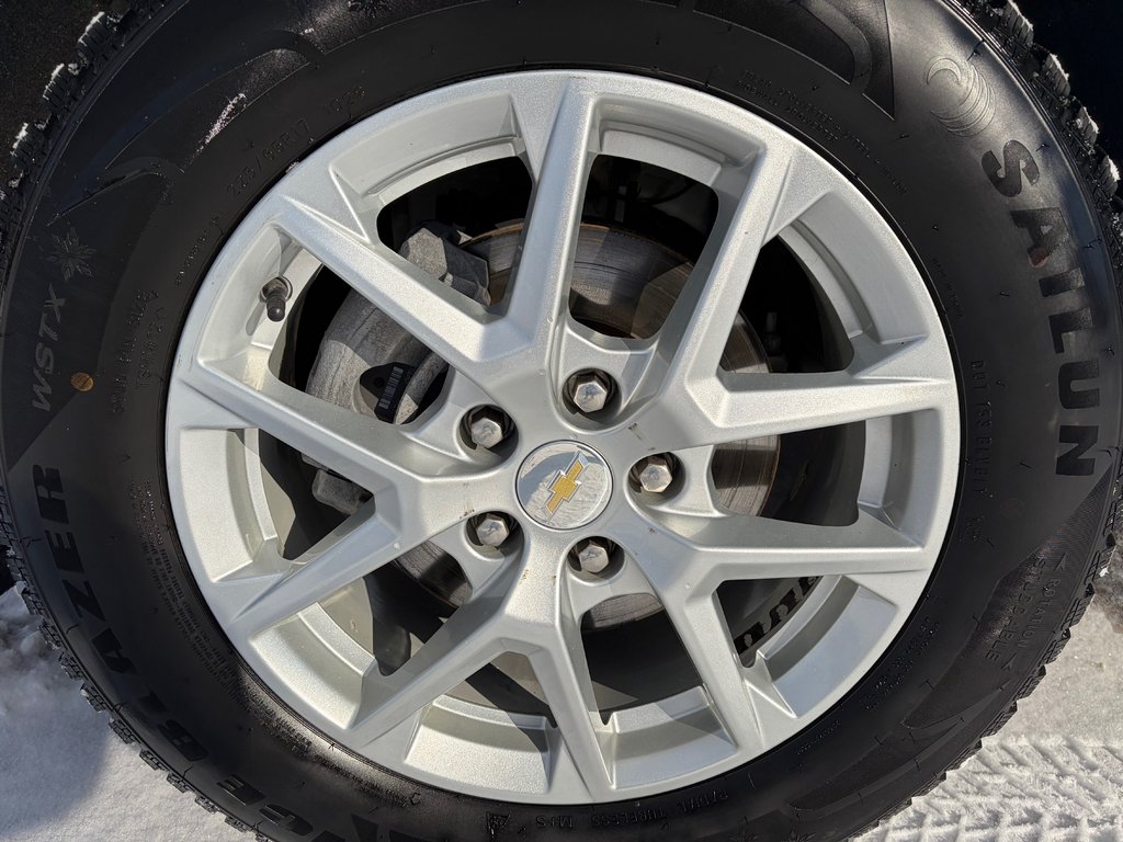 Chevrolet Equinox LT 2023 à Charlemagne, Québec - 5 - w1024h768px