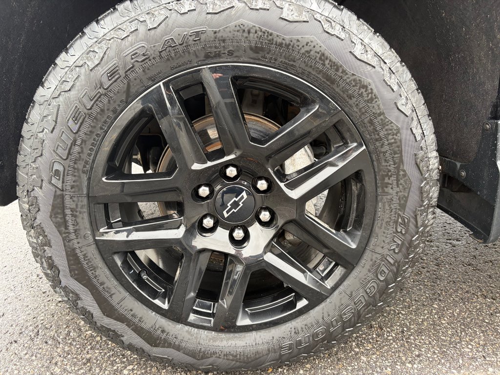 2022 Chevrolet Silverado 1500 4WD Crew Cab in Charlemagne, Quebec - 6 - w1024h768px
