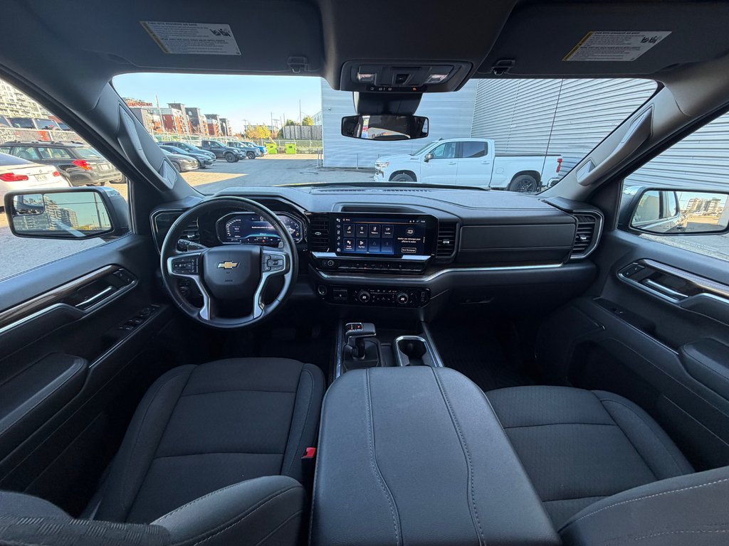 2023 Chevrolet Silverado 1500 4WD Crew Cab in Charlemagne, Quebec - 9 - w1024h768px