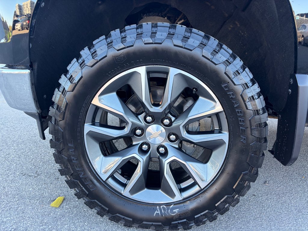 2023 Chevrolet Silverado 1500 4WD Crew Cab in Charlemagne, Quebec - 6 - w1024h768px