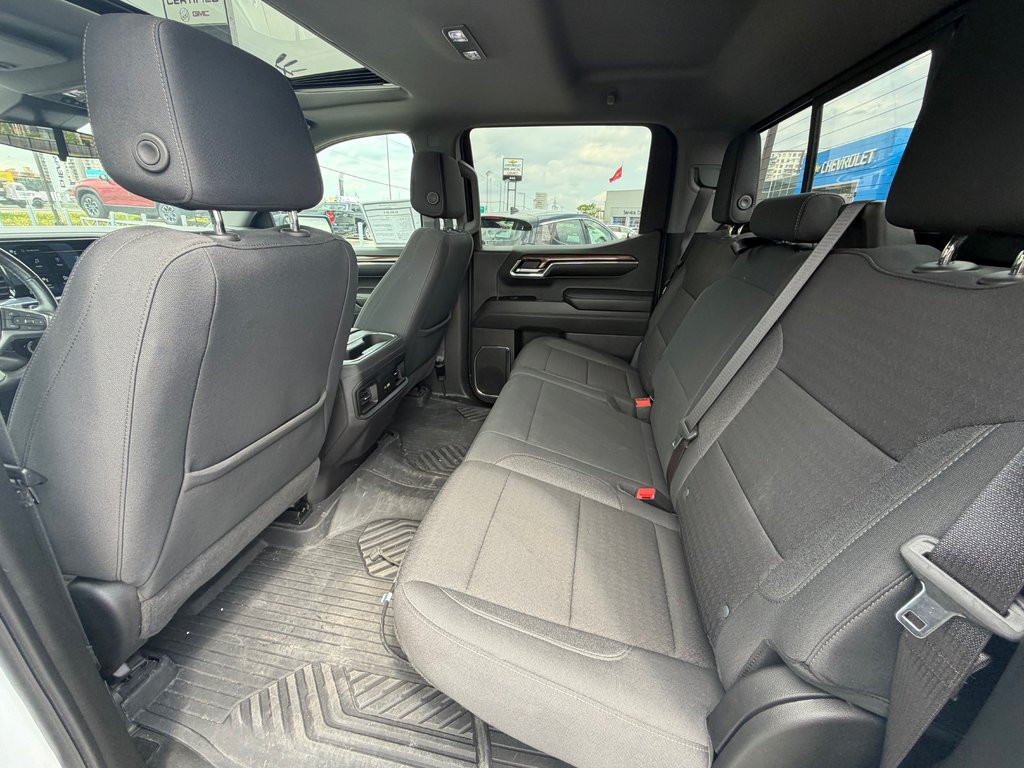 2024 Chevrolet Silverado 1500 RST in Charlemagne, Quebec - 8 - w1024h768px