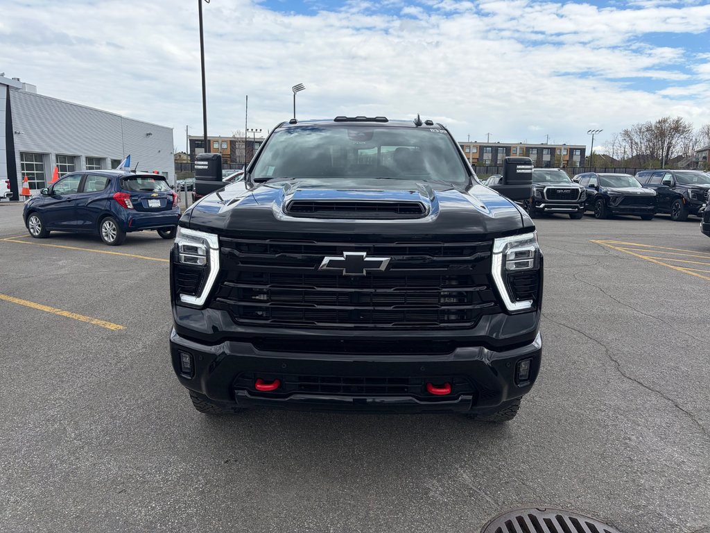 2025 Chevrolet Silverado 2500HD LTZ in Saint-Jérôme, Quebec - 2 - w1024h768px