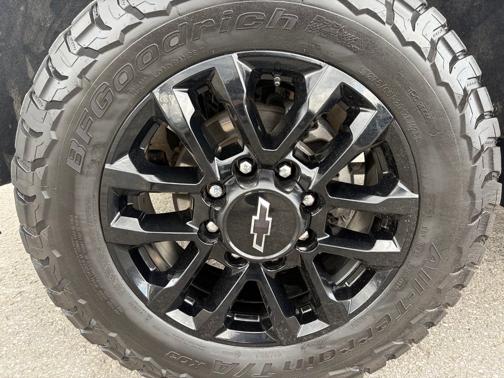 2025 Chevrolet Silverado 2500HD LTZ in Saint-Jérôme, Quebec - 6 - w1024h768px