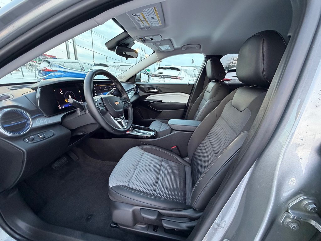 2025 Chevrolet Trax LT in Charlemagne, Quebec - 8 - w1024h768px