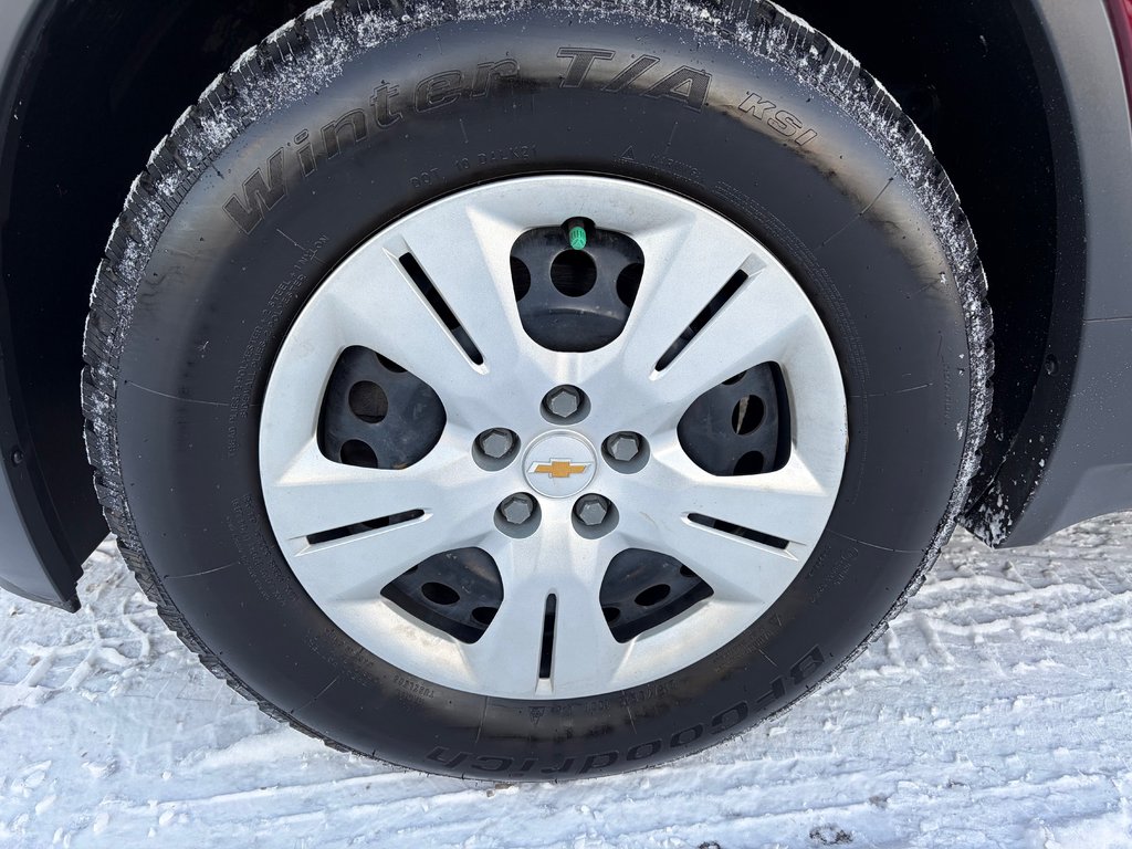 2017 Chevrolet Trax LS in Charlemagne, Quebec - 6 - w1024h768px