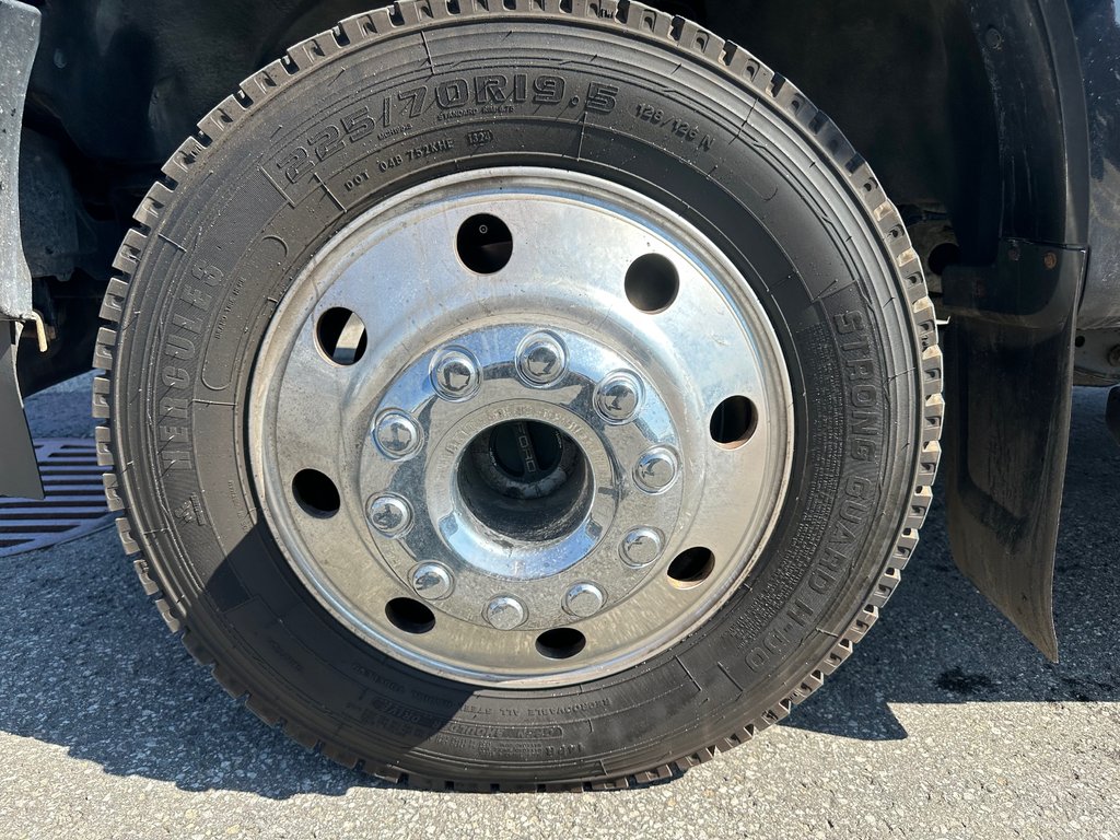 Ford F-450 Super Duty 4WD Crew Cab 2021 à Charlemagne, Québec - 6 - w1024h768px
