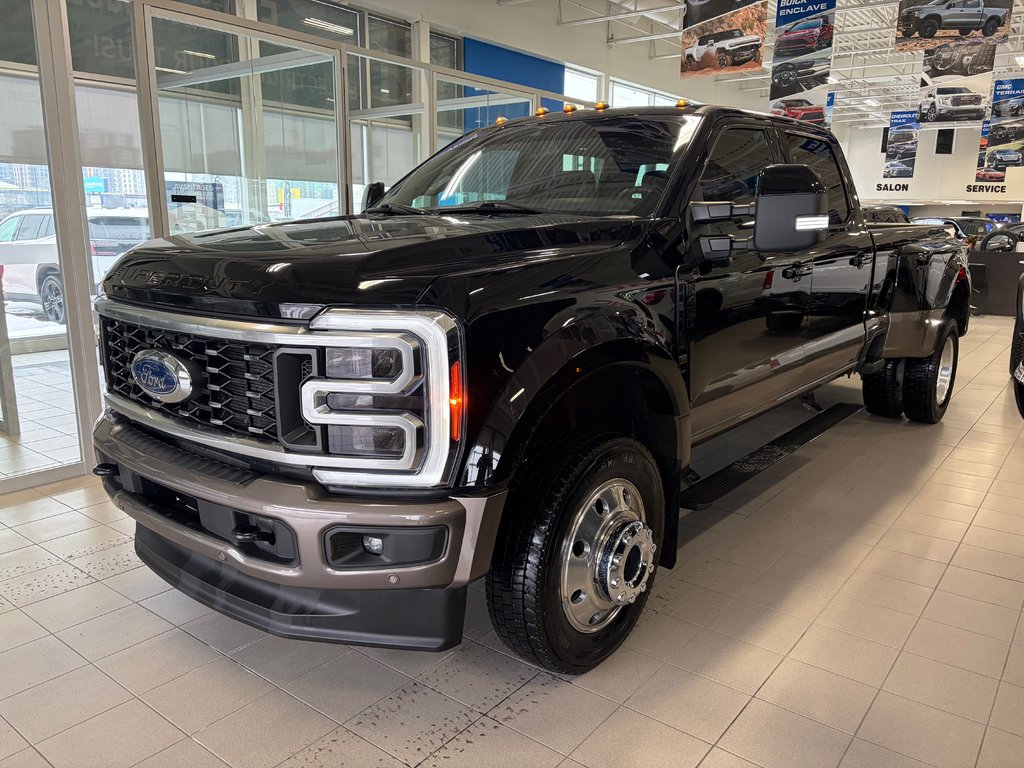 Ford Super Duty F-450 DRW  2023 à Charlemagne, Québec - 1 - w1024h768px